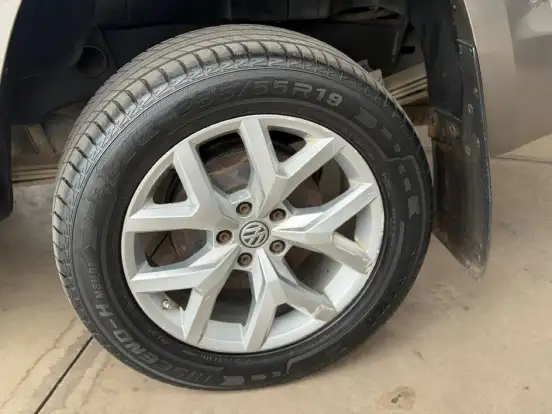 VOLKSWAGEN-AMAROK-2017