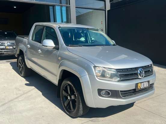 VOLKSWAGEN-AMAROK-2014