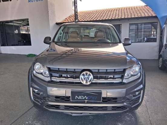 VOLKSWAGEN-AMAROK-2.0 TRENDLINE 4X4 CD 16V TURBO INTERCOOLER DIESEL 4P AUTOMÁTICO VOLKSWAGEN-AMAROK-2017