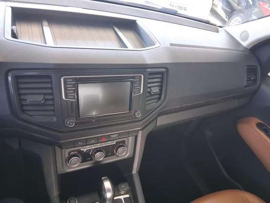 VOLKSWAGEN-AMAROK-2.0 TRENDLINE 4X4 CD 16V TURBO INTERCOOLER DIESEL 4P AUTOMÁTICO VOLKSWAGEN-AMAROK-2017
