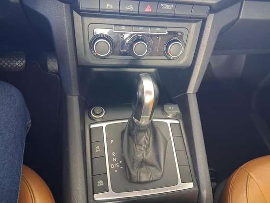 VOLKSWAGEN-AMAROK-2017