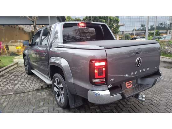 VOLKSWAGEN-AMAROK-2025