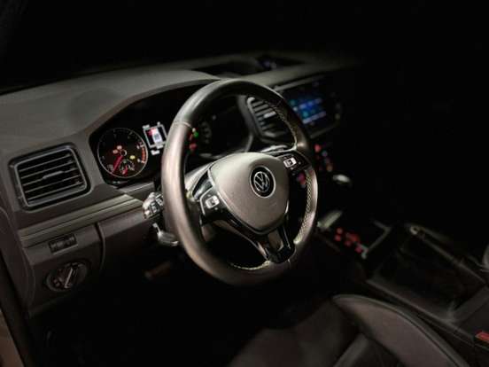 VOLKSWAGEN-AMAROK-2024