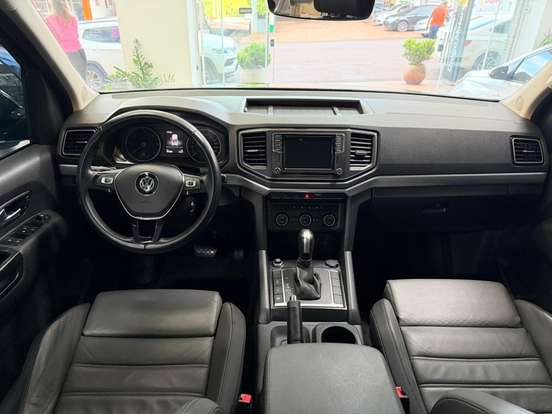 VOLKSWAGEN-AMAROK-2022