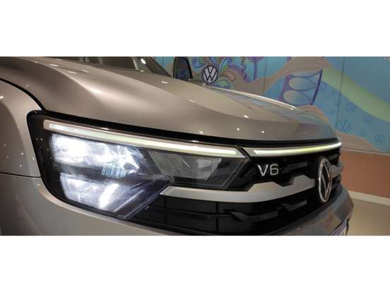 VOLKSWAGEN-AMAROK-2024