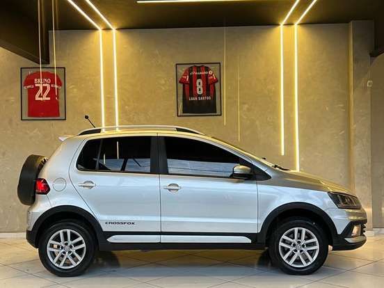 VOLKSWAGEN-CROSSFOX-1.6 MI FLEX 8V 4P MANUAL VOLKSWAGEN-CROSSFOX-2015
