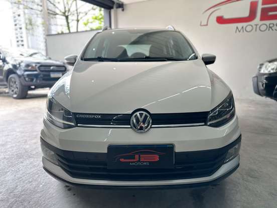 VOLKSWAGEN-CROSSFOX-2015
