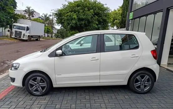 VOLKSWAGEN-FOX-2012
