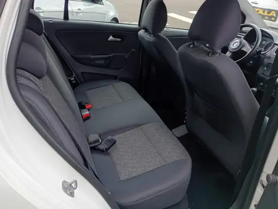 VOLKSWAGEN-FOX-2012