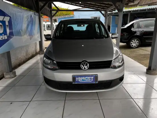 VOLKSWAGEN-FOX-2012