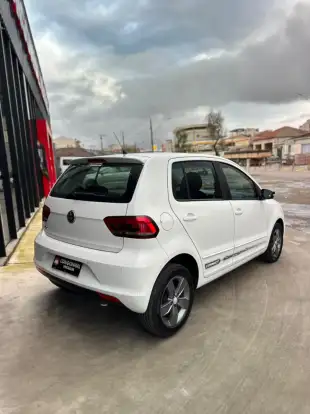 VOLKSWAGEN-FOX-2018
