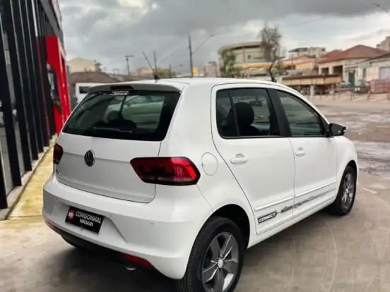 VOLKSWAGEN-FOX-1.6 MSI TOTAL FLEX CONNECT 4P MANUAL VOLKSWAGEN-FOX-2018