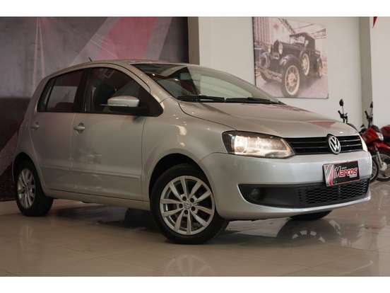 VOLKSWAGEN-FOX-2014
