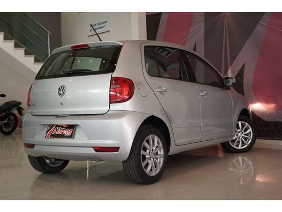 VOLKSWAGEN-FOX-2014