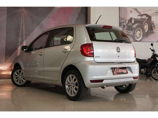 VOLKSWAGEN-FOX-2014