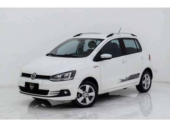 VOLKSWAGEN-FOX-1.6 MI ROCK IN RIO 8V FLEX 4P MANUAL VOLKSWAGEN-FOX-2015