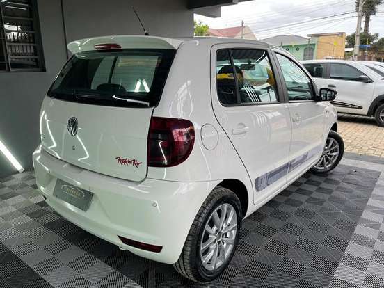 VOLKSWAGEN-FOX-2013