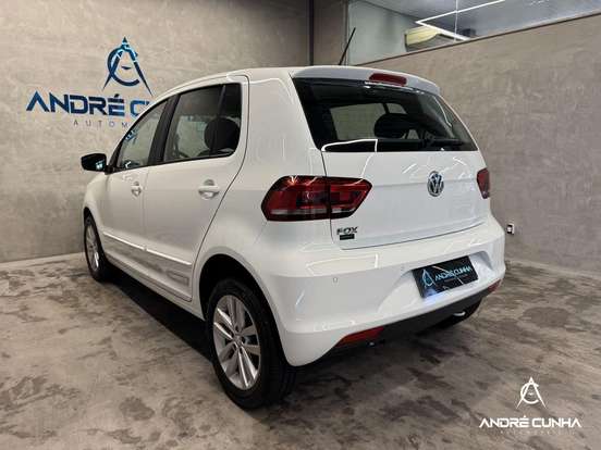 VOLKSWAGEN-FOX-2017
