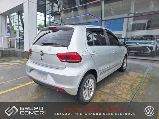 VOLKSWAGEN-FOX-2021