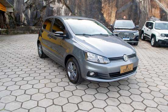 VOLKSWAGEN-FOX-2021