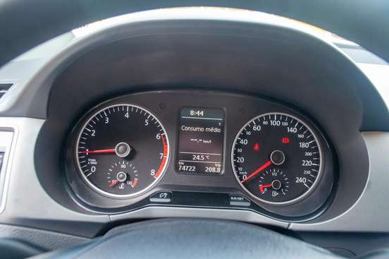 VOLKSWAGEN-FOX-2021