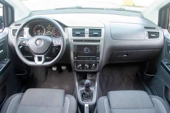 VOLKSWAGEN-FOX-2021