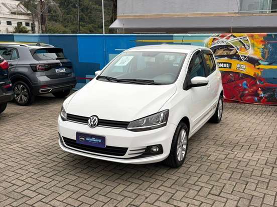VOLKSWAGEN-FOX-2017