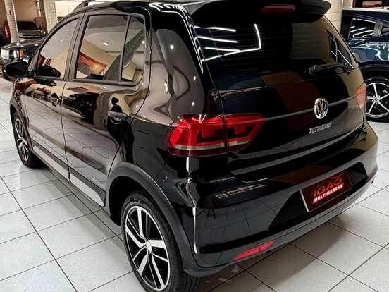 VOLKSWAGEN-FOX-2019