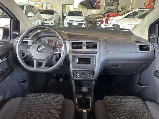 VOLKSWAGEN-FOX-2016