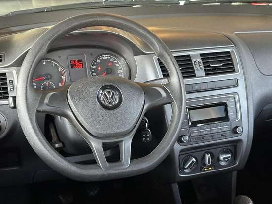 VOLKSWAGEN-FOX-2016