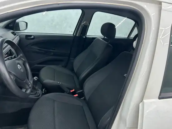 VOLKSWAGEN-GOL-2022