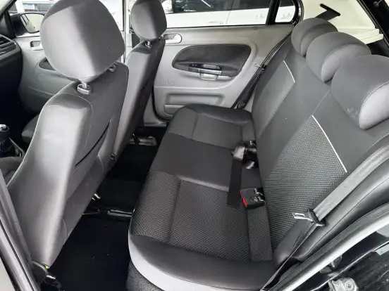 VOLKSWAGEN-GOL-2017