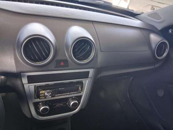 VOLKSWAGEN-GOL-1.0 MI 8V FLEX 4P MANUAL G.V VOLKSWAGEN-GOL-2010
