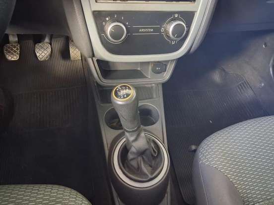 VOLKSWAGEN-GOL-1.0 MI 8V FLEX 4P MANUAL G.V VOLKSWAGEN-GOL-2010