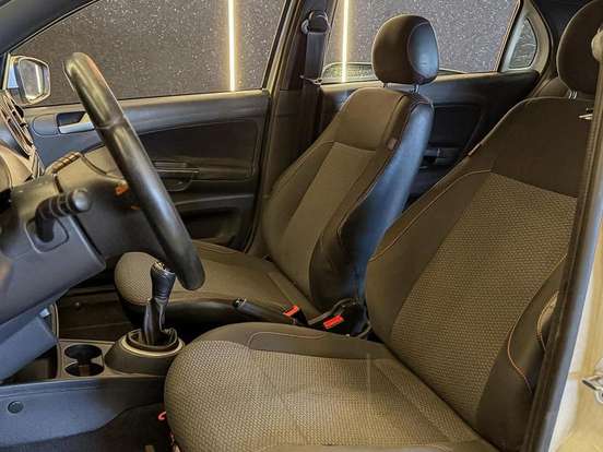 VOLKSWAGEN-GOL-1.0 MI ROCK IN RIO 8V FLEX 4P MANUAL VOLKSWAGEN-GOL-2015