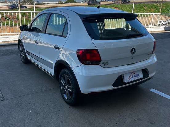 VOLKSWAGEN-GOL-1.0 MI TRACK 8V FLEX 4P MANUAL VOLKSWAGEN-GOL-2013