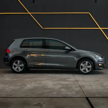 VOLKSWAGEN-GOLF-2017