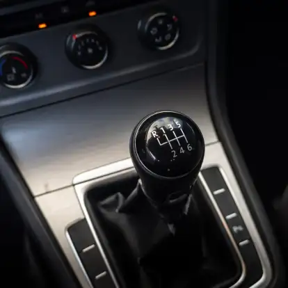 VOLKSWAGEN-GOLF-2017