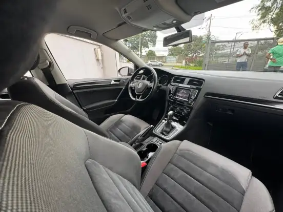 VOLKSWAGEN-GOLF-1.4 TSI HIGHLINE 16V GASOLINA 4P AUTOMÁTICO VOLKSWAGEN-GOLF-2015