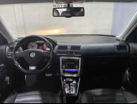 VOLKSWAGEN-GOLF-2012