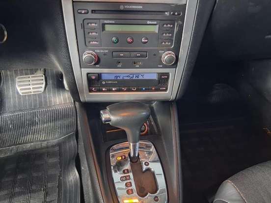 VOLKSWAGEN-GOLF-2011