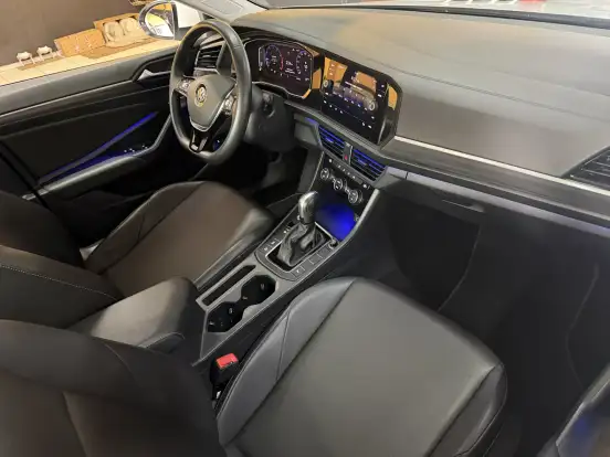 VOLKSWAGEN-JETTA-2020