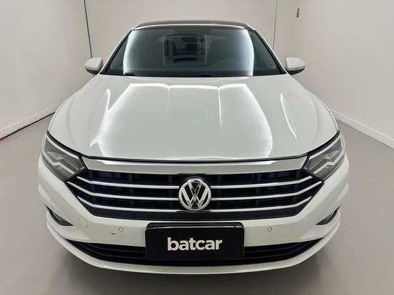 VOLKSWAGEN-JETTA-2020