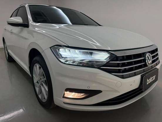 VOLKSWAGEN-JETTA-2020