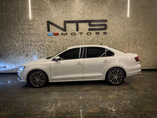VOLKSWAGEN-JETTA-2017