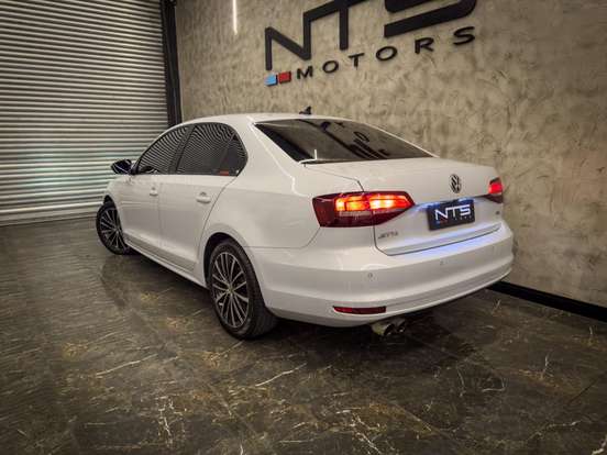VOLKSWAGEN-JETTA-1.4 250 TSI TOTAL FLEX TIPTRONIC VOLKSWAGEN-JETTA-2017