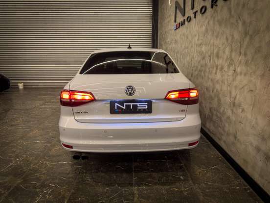 VOLKSWAGEN-JETTA-2017