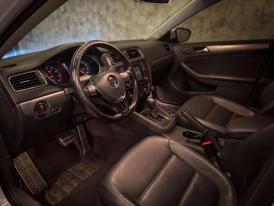 VOLKSWAGEN-JETTA-2017