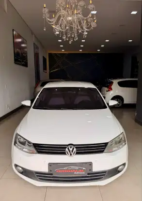 VOLKSWAGEN-JETTA-2014
