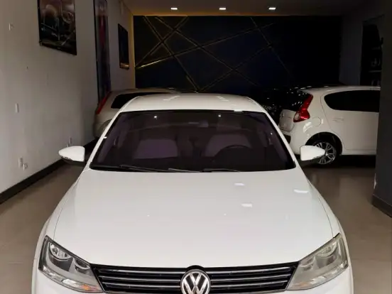VOLKSWAGEN-JETTA-2.0 COMFORTLINE FLEX 4P TIPTRONIC VOLKSWAGEN-JETTA-2014